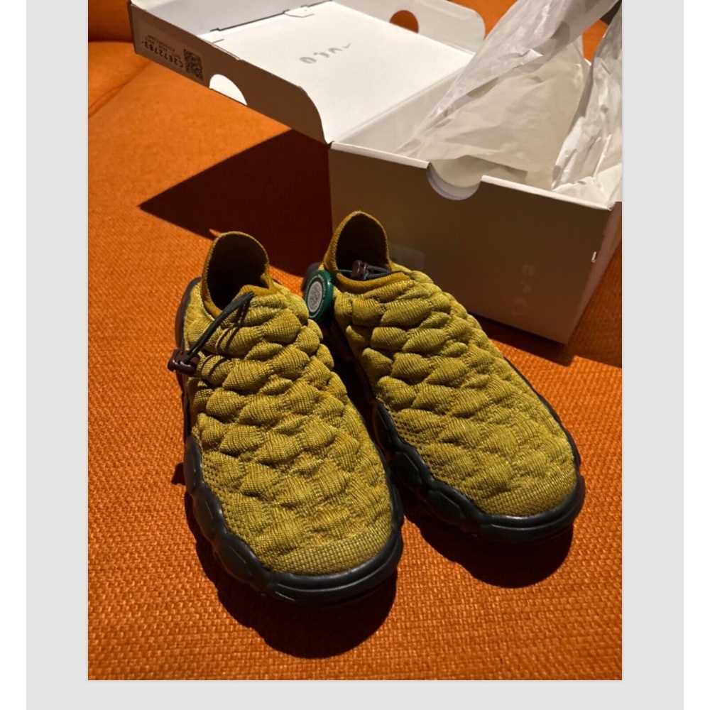 Nike Flyknit-Olive/Green BRAND NEW WITH BOX